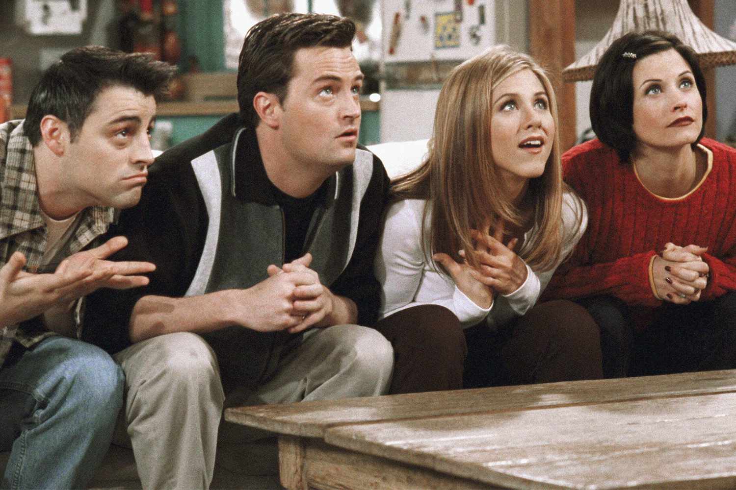Cable and streamer set Perry “Friends” marathon