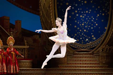 Best-bets for Dec. 16: Dancers and voices soar